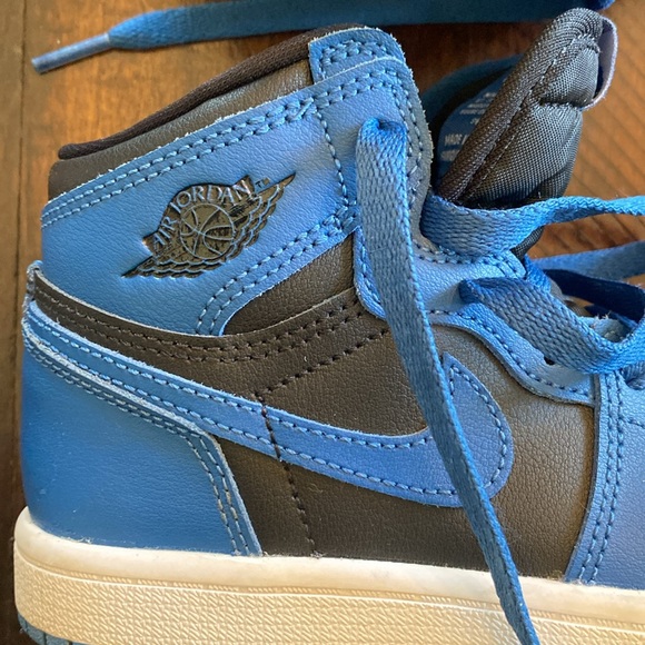 Nearly New High Top OG Retro Air Jordans - Picture 15 of 15